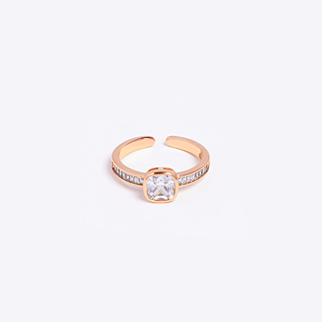Eira Diamond Ring
