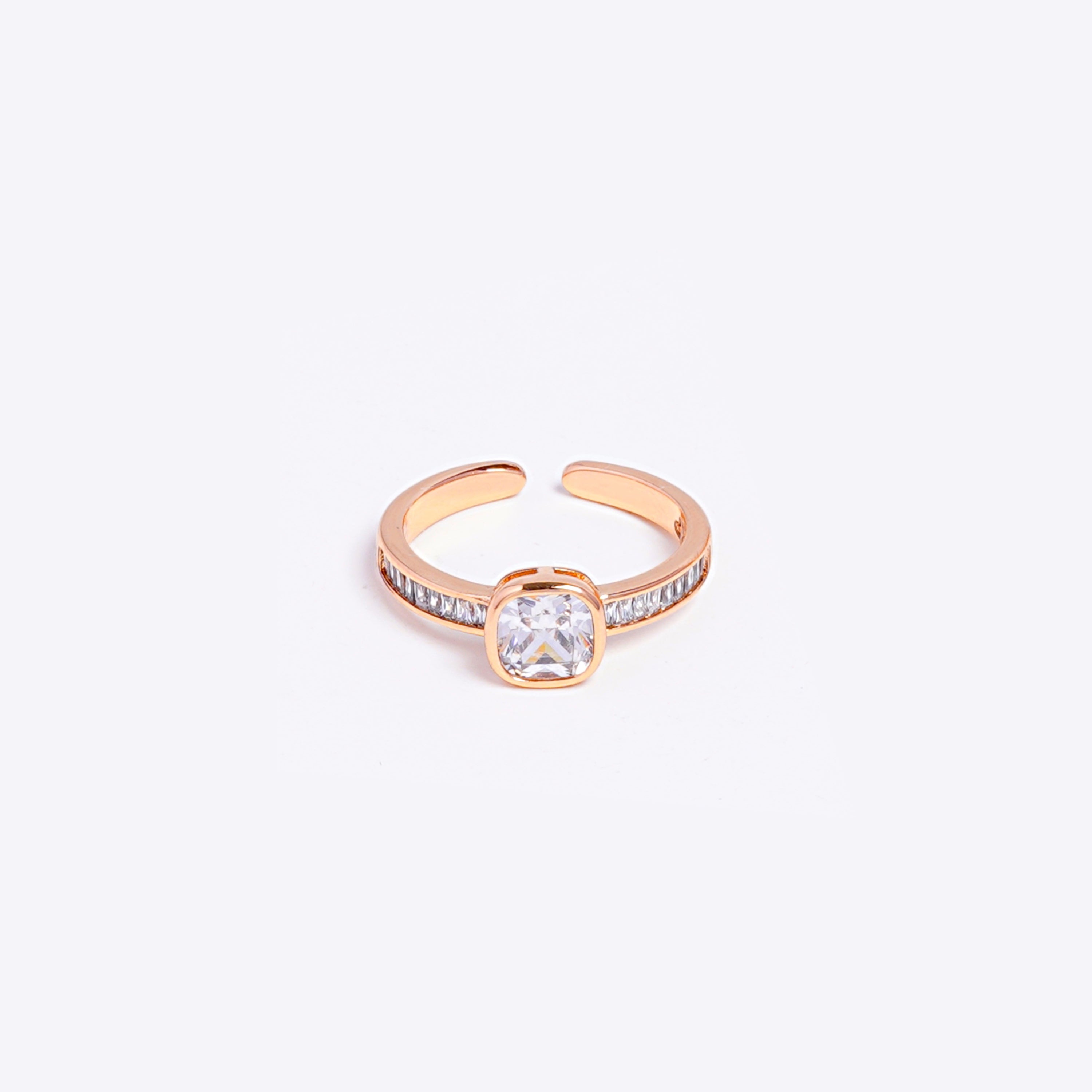 Eira Diamond Ring